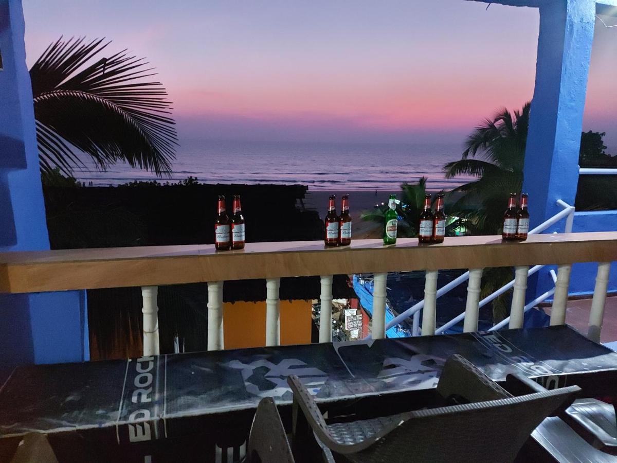 Red Rock Arambol Beach Ngoại thất bức ảnh