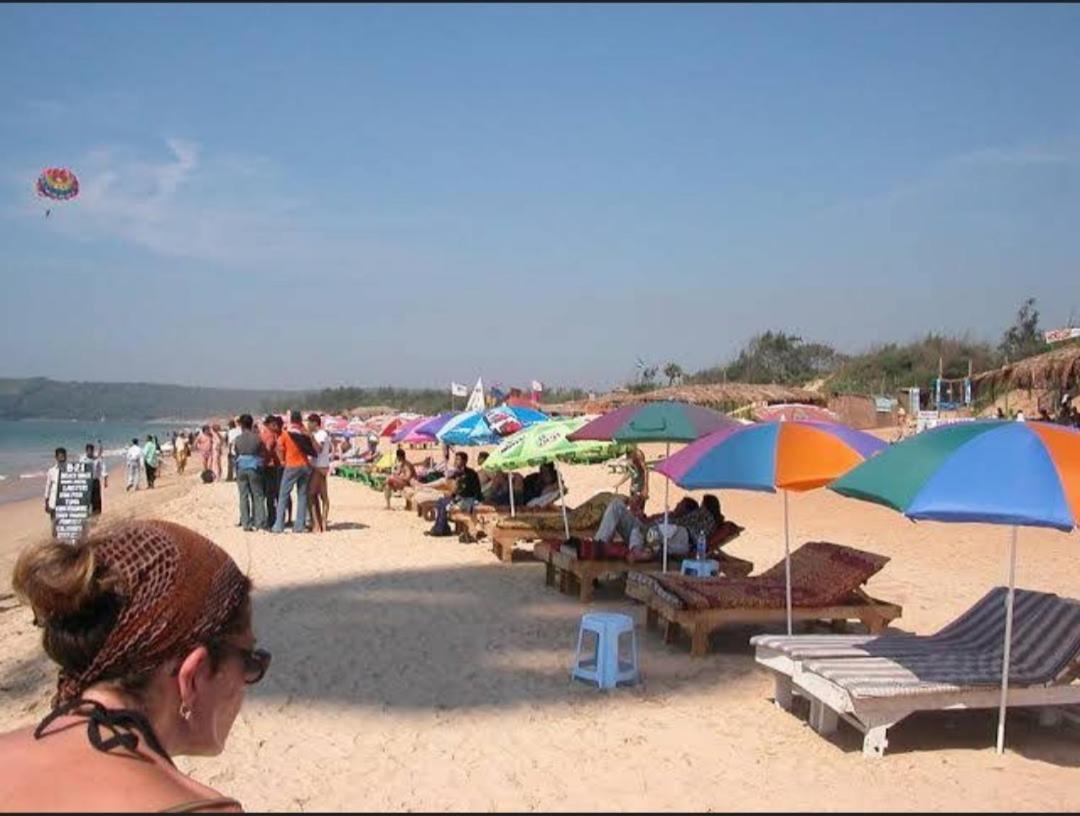 Red Rock Arambol Beach Ngoại thất bức ảnh